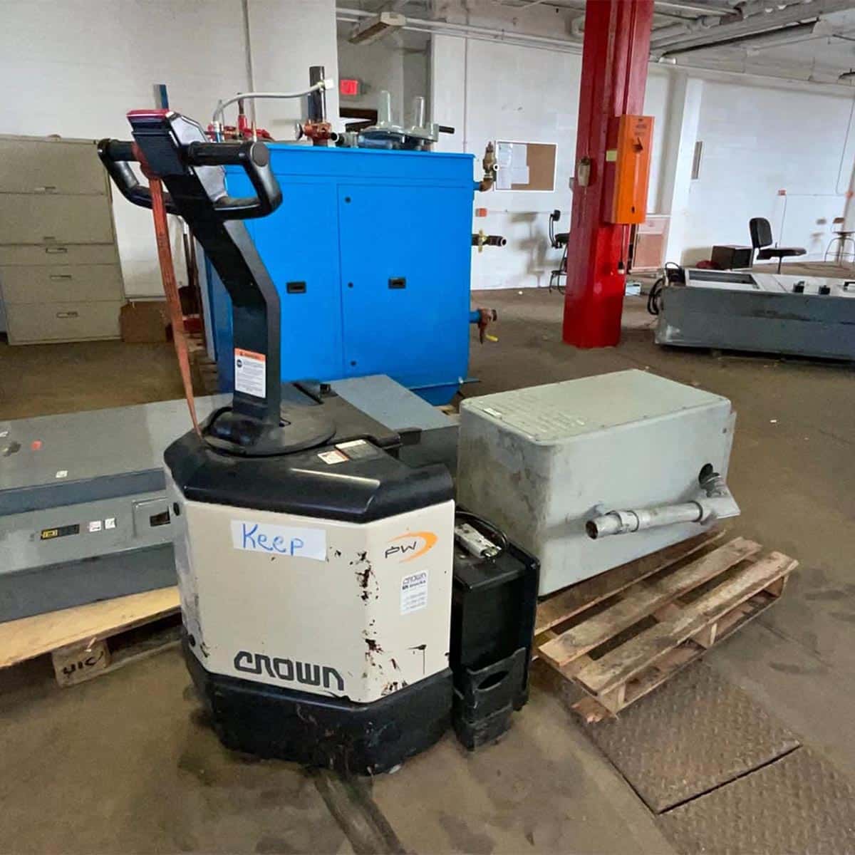 Crown Powered Pallet Jack