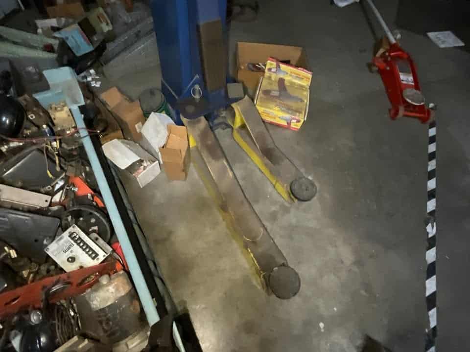 BendPak Two-Post Automotive Lift (10K)