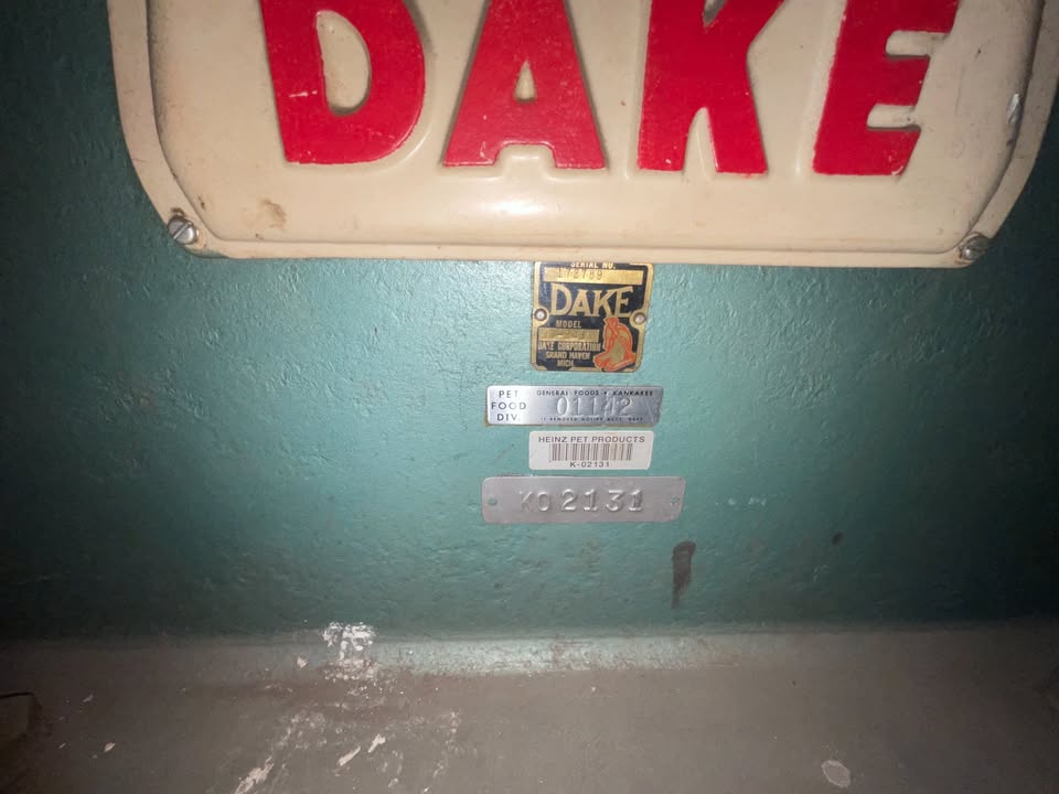 Dake 150-Ton Electric Tire Press - Image 3